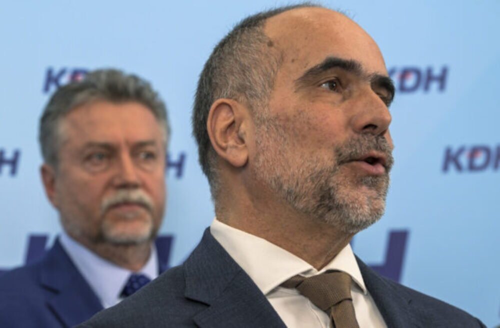 Štát nemá zarábať na závislostiach, KDH kritizuje Slovenskú poštu za predaj hazardných produktov – VIDEO