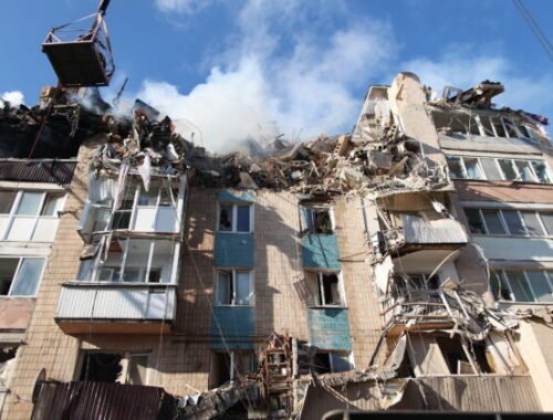 Ruský útok na západe Ukrajiny zabil najmenej 25 civilistov