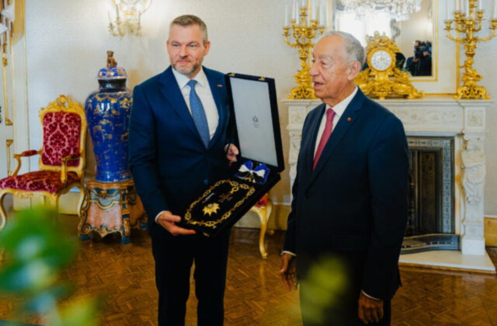 Pellegrini získal v Portugalsku najvyššie štátne vyznamenanie, prezident mu odovzdal Veľkú reťaz princa Henricha – VIDEO, FOTO