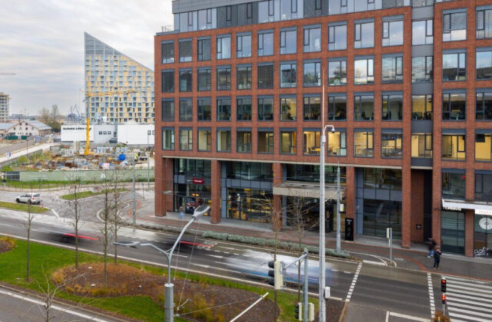 Centrála poisťovne Kooperativa má nové sídlo v Twin City C
