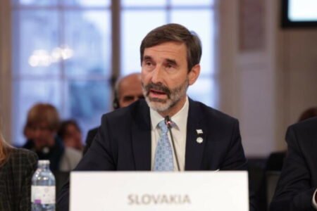 Slovensko reaguje na napätie vo svete, pridalo sa k výzve kvôli Hormuzskému prielivu