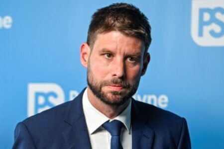 Progresívci spúšťajú verejnú výzvu. Fico podľa Šimečku potvrdil, že chce drasticky obmedziť voľby zo zahraničia – VIDEO