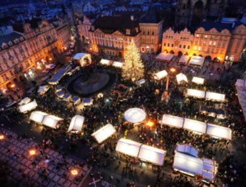 Nemci odrádzajú svojich občanov od vianočných trhov v Prahe. Číha tam smrteľné nebezpečenstvo, tvrdia