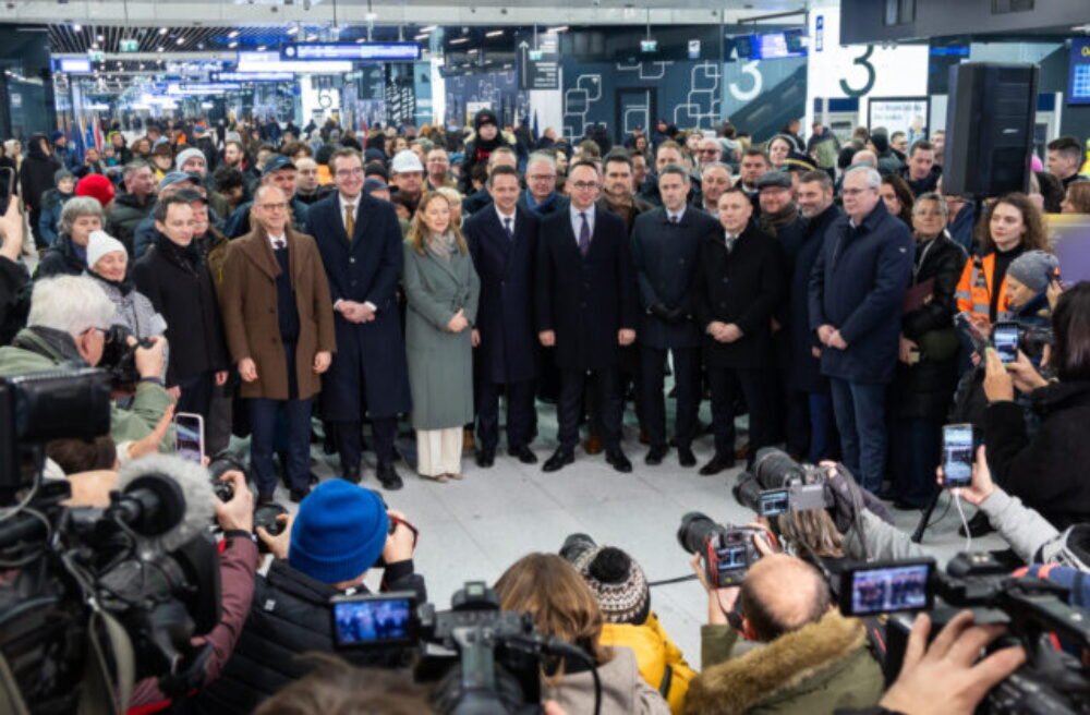 Nová dominanta Varšavy. Budimex dokončil najväčší dopravný uzol