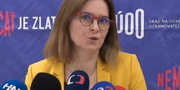 Dlugošová víta zámer zrušiť transformáciu Úradu na ochranu oznamovateľov, opozícia hovorí o chaose a vládnom babráctve – VIDEO