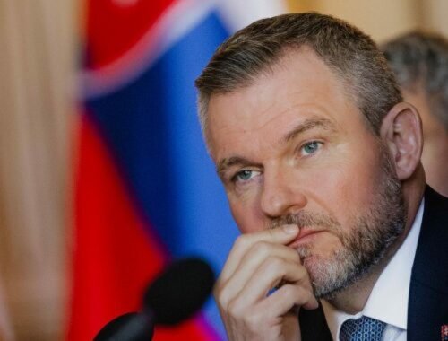 Pellegrini s Kaliňákom mieria pred Vianocami za slovenskými vojakmi v Kosove, návšteva má aj rodinný rozmer – VIDEO