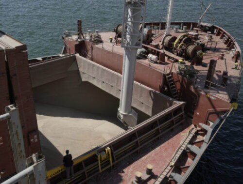 Ukrajina obvinila Rusko z útoku dronom na tureckú nákladnú loď prevážajúcu slnečnicový olej