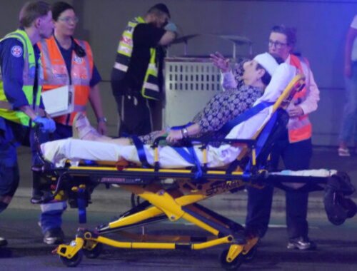 Streľba na pláži Bondi v Sydney si vyžiadala desať mŕtvych – VIDEO, FOTO