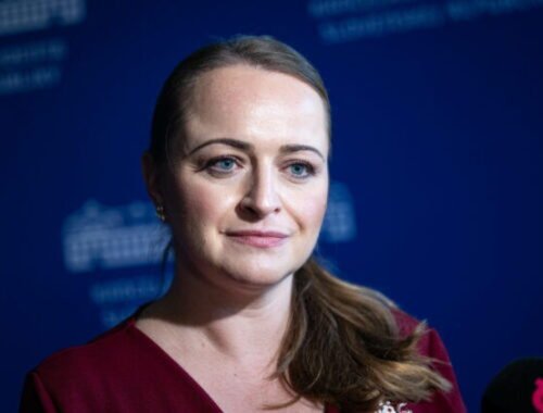 Konflikt medzi vládou a odbormi o platy vo verejnej a štátnej správe vstupuje do ostrej fázy, kompromis stál na jasnej výmene