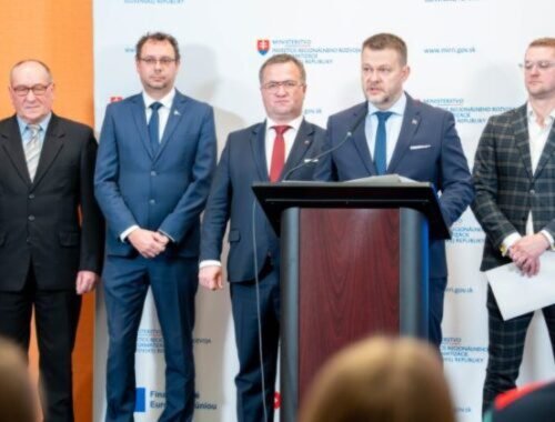 Ministerstvo investícií rozdáva predvianočné darčeky, schválilo financovanie 186 projektov malých obcí – FOTO