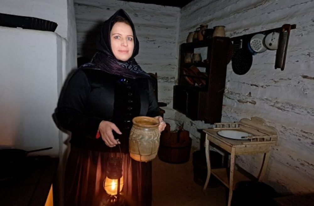 Príprava na Vianoce vyzerala v minulosti na dedinách v okolí Starej Ľubovne inak. Aké zvyky si prenášali z generácie na generáciu – VIDEO