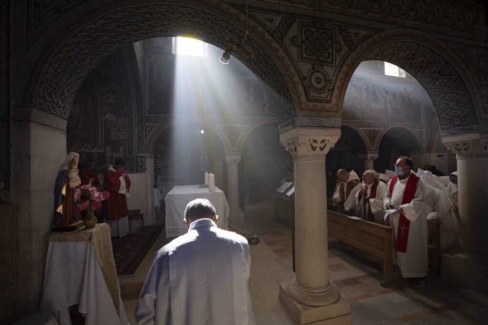Svätý Štefan bol prvým diakonom a mučeníkom, jeho sviatok sa zaviedol okolo roku 380