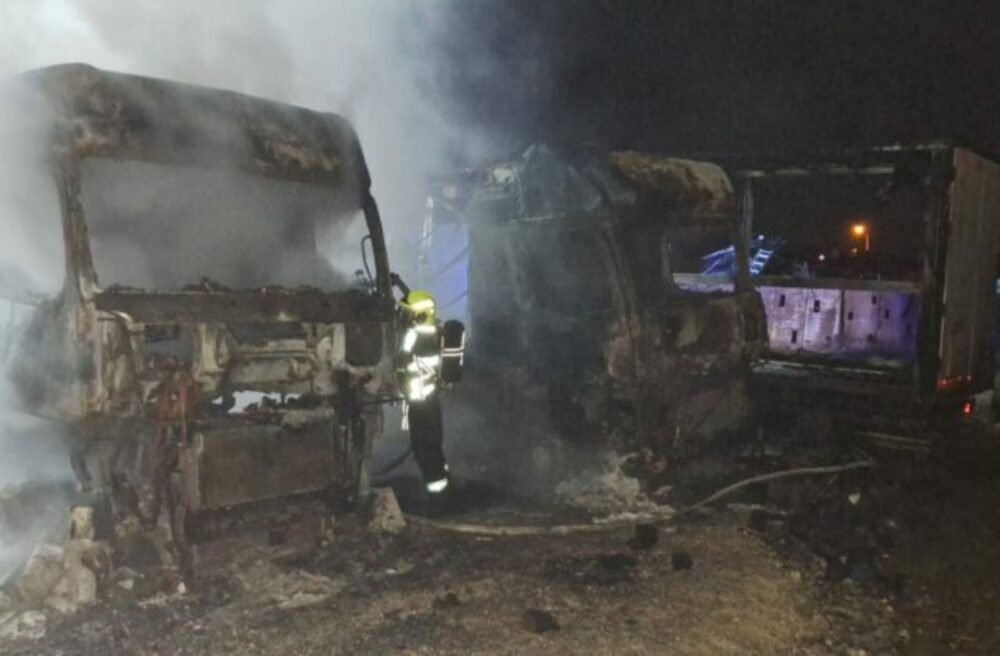 Požiar nákladných vozidiel v Michalovciach bol úmyselný, škoda presiahla 300-tisíc eur