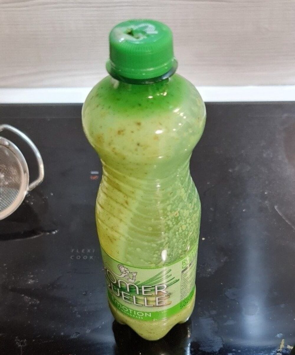 Najpraktickejší trik na plnenie šuhajd, o ktorom vám babička nepovedala: použite prebytočnú plastovú fľašu a zabudnite na roztečenú plnku všade okolo