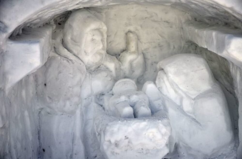 Betlehem zo snehu pri Rainerovej chate vo Vysokých Tatrách bude, ale opäť bez strechy