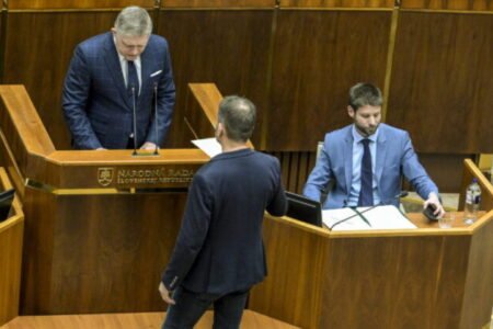 Progresívne Slovensko si udržuje v prieskume prvé miesto, matovičovci predbehli Hlas a Republika si polepšila