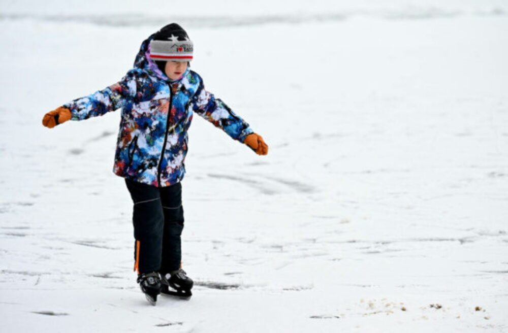 Bratislava upozorňuje na korčuľovanie na zamrznutých rybníkoch, pod ľad sa prepadli už dvaja ľudia