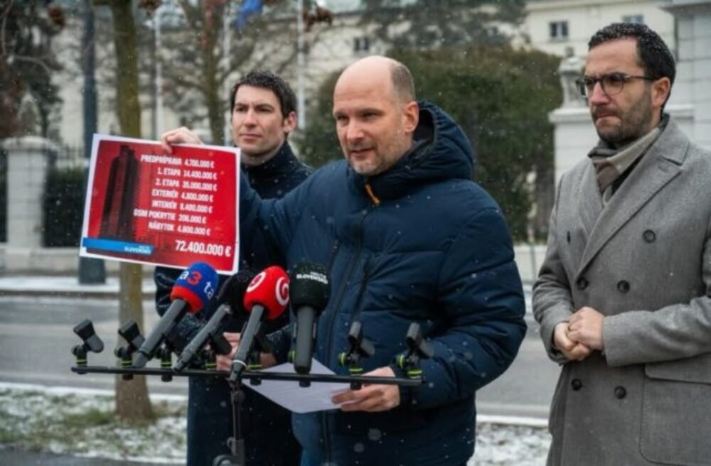 Matovičovci chcú Kaliňákovi „klepnúť po prstoch“, žiadajú zásah ÚVO pre predraženú Kukuricu