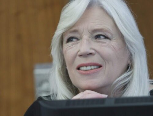 Konsolidácia je tak smutný príbeh, že tu už strácam svoj zmysel pre humor, tvrdí expremiérka Radičová – VIDEO