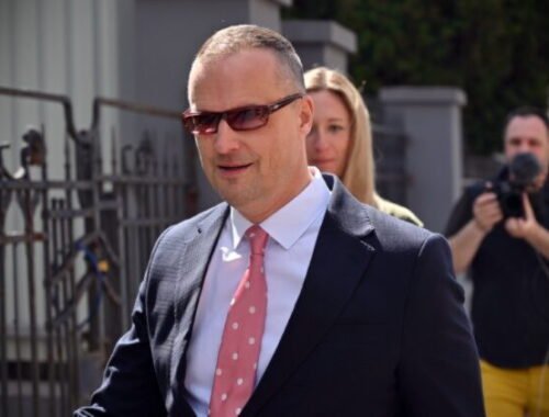 Ficov poradca sa postaví pred súd, Lindtnera obžalovali pre korupciu aj zásah do súdnictva