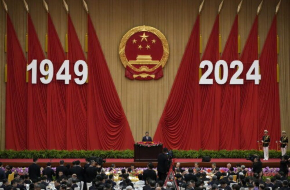 Čína zaznamenala rekordne nízku pôrodnosť, demografická kríza sa prehlbuje