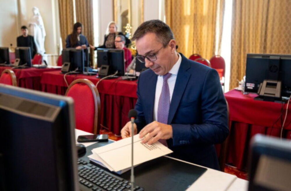 Dva zákony z dielne Tomášovho ministerstva nepôjdu na zrýchlené konanie, vláda ich z parlamentu stiahne