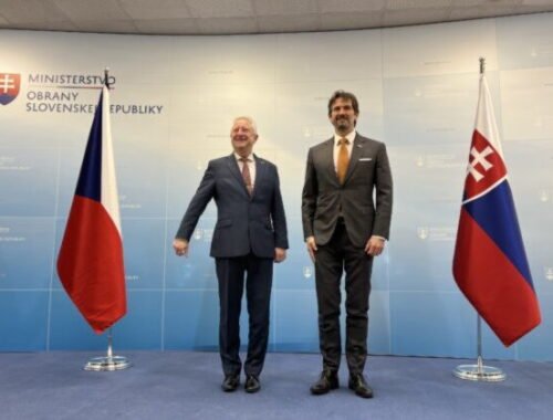 Slovensko rozšíri obrannú spoluprácu s Českom, Kaliňák potvrdil zameranie na spoločný vývoj a produkciu – VIDEO, FOTO