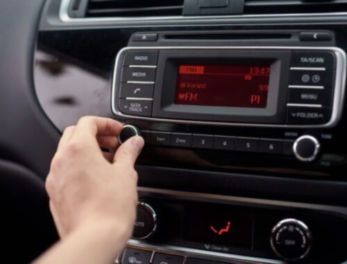 Rádio je najdôveryhodnejším typom média v Európe, podľa prieskumu dôvera v online prostredí dlhodobo klesá