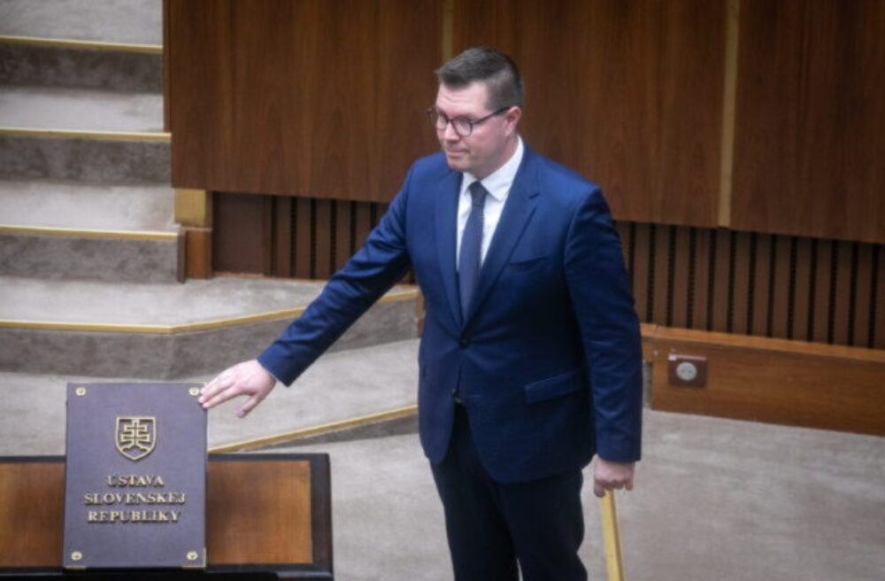 65888_poslanec-igor-simko-hlas-sd-640x420.jpg Poslanec Šimko z Hlasu spúšťa novú iniciatívu. Politici veľa hovoria, ja chcem však viac počúvať, hovorí – VIDEO