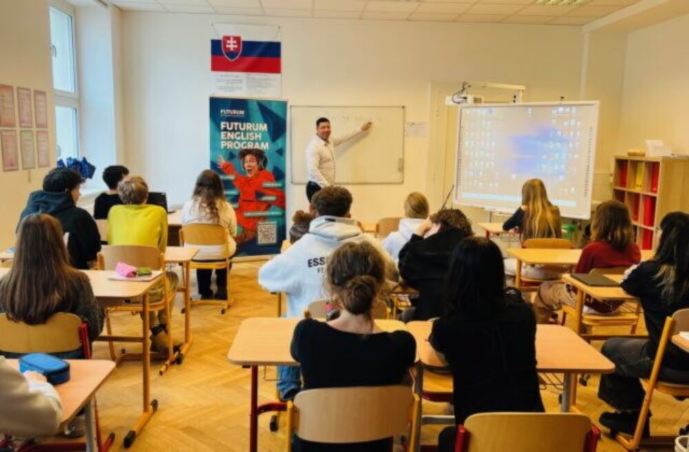 65900_img_9454-640x420.jpeg Študenti stredných škôl sa vžijú do úloh europoslancov, komisárov a zástupcov členských štátov