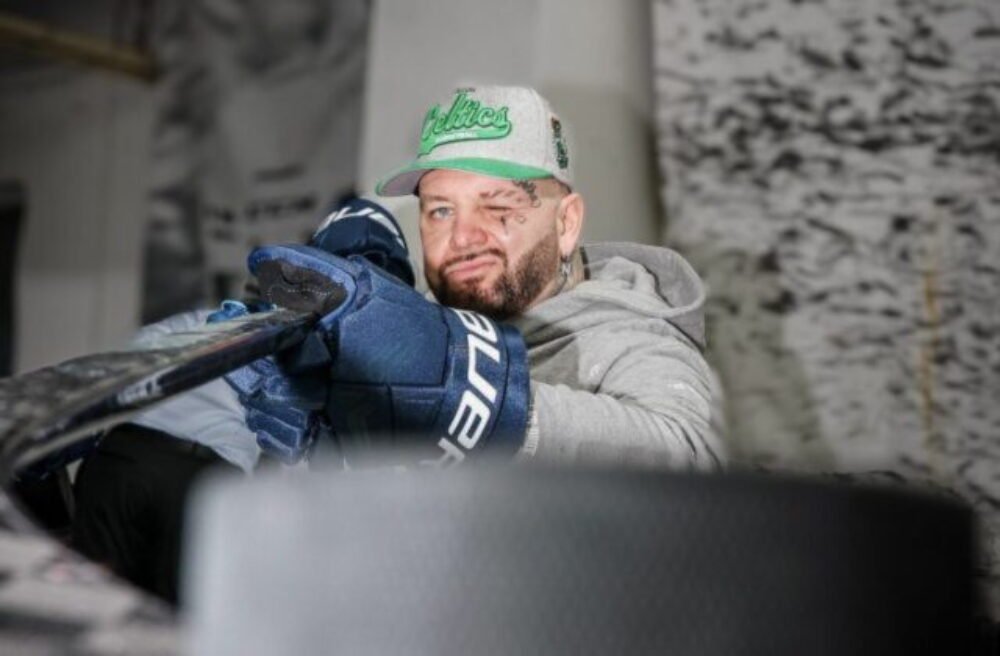 Duel Slovan – Nitra komentátorsky spestrí aj populárny rapper Kali