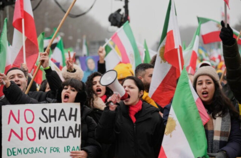 66065_germany_iran_protest_29673-640x420.jpg Berlín zaplnili iránski odporcovia režimu, demonštrovali proti krvavému potláčaniu protestov