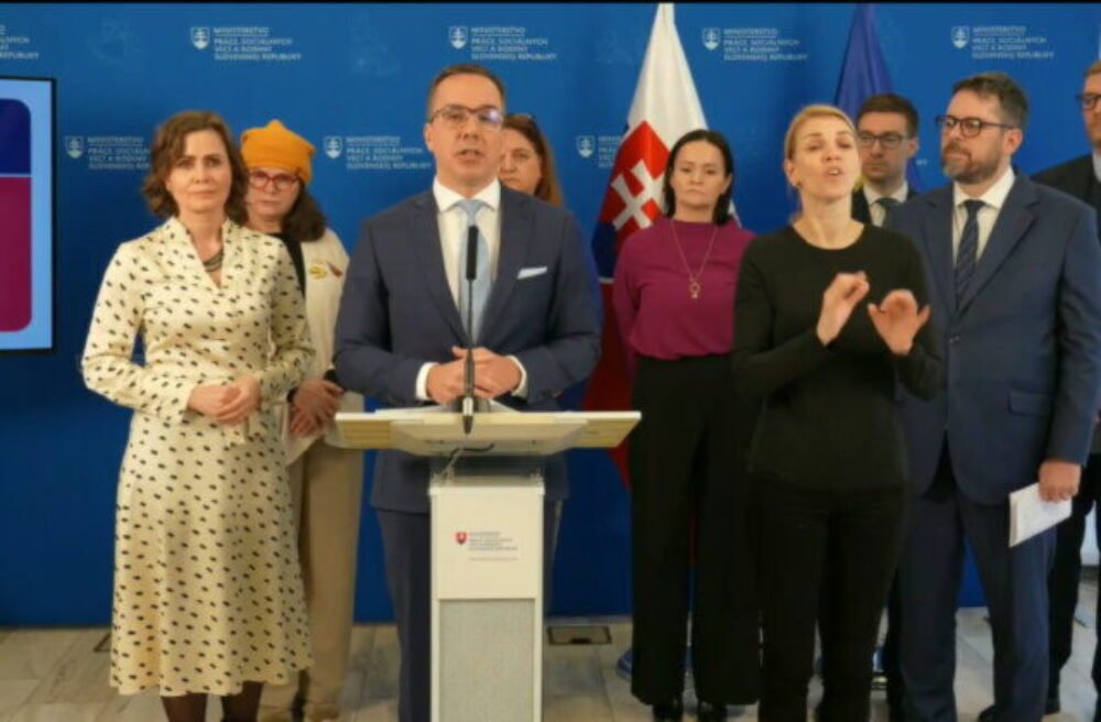 66116_jednorodicia_tomas_2026-02-09-640x420.jpg Program pre jednorodičov sa už rozbehol, úspešne zaradení klienti môžu získať príspevok až 200 eur – VIDEO