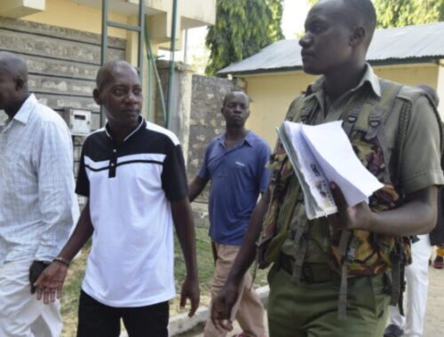 Vodcu hladovkového kultu, ktorý má na svedomí stovky obetí,  obvinili z ďalších 52 úmrtí