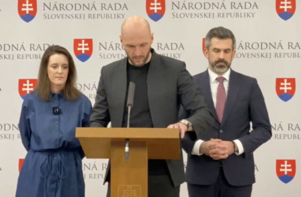 Slovensku podľa PS reálne hrozí prepadnutie eurofondov, upozorňuje na to aj podpredseda Európskej komisie Fitto – VIDEO