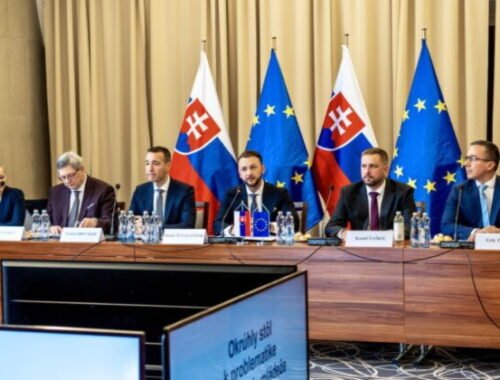 Vláda chce zasiahnuť proti radikalizácii mladých, pripravuje nový zákon a silnejšiu koordináciu ministerstiev – FOTO