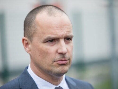 Proces s Ficovým poradcom Lindtnerom bude pokračovať v apríli, hlavný svedok ešte nevypovedal