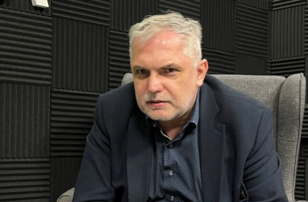 66580_michelko.jpg Ľudí zatvárajú na desiatky mesiacov za hlúposti, tvrdí Michelko. SNS chce riešiť „gumené paragrafy“ – VIDEO