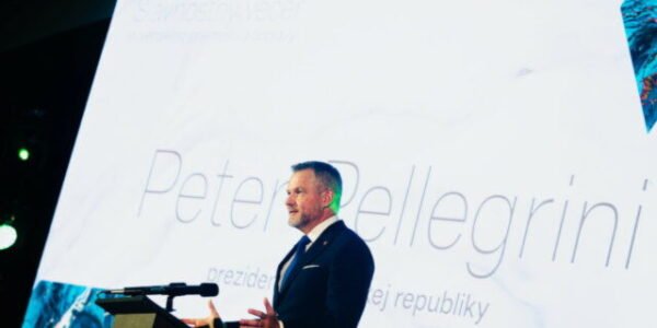 Blízky východ si zaslúži mier, tvrdí Pellegrini. Raši odmieta vojny ako riešenie sporov – FOTO