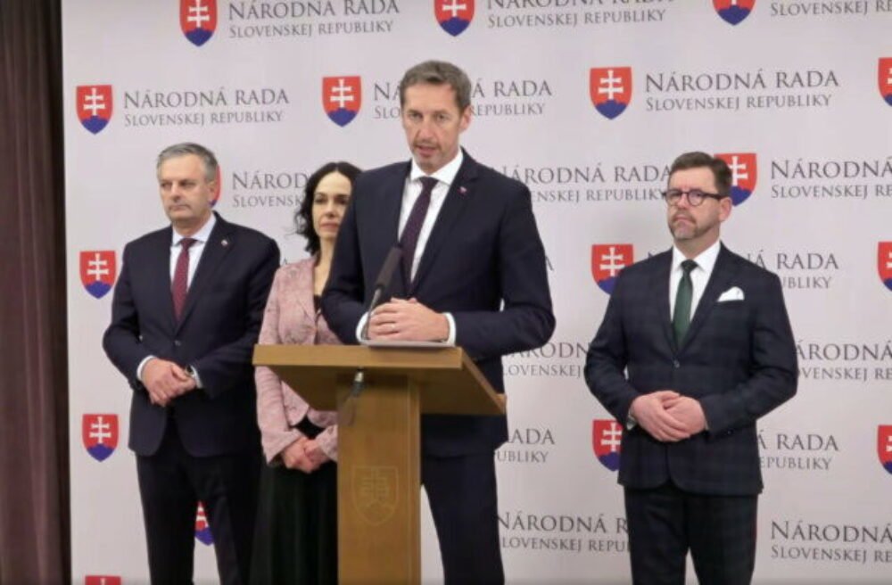 66727_snimka-obrazovky-412-e1733936163475-640x420.jpg KDH kritizuje Huliaka, vláda vraj berie ľuďom peniaze a pretláča hazard do každej rodiny