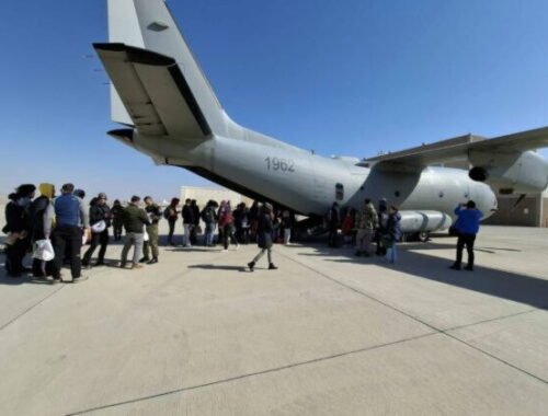 66810_na-palube-vojenskaho-apecialu-ministerstva-obrany-typu-spartan-z-jordanskej-akaby-bolo-36-slovenskach-obaanov-a-atyria-obaania-a-eskej-republiky-640x420.jpg Slovensko už z Blízkeho východu evakuovalo desiatky občanov. Kedy sú naplánované ďalšie repatriačné lety? – VIDEO