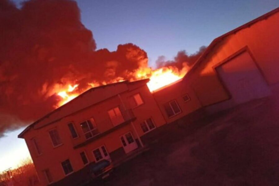 Na Záhorí v Moravskom Svätom Jáne horí hala konzervárne