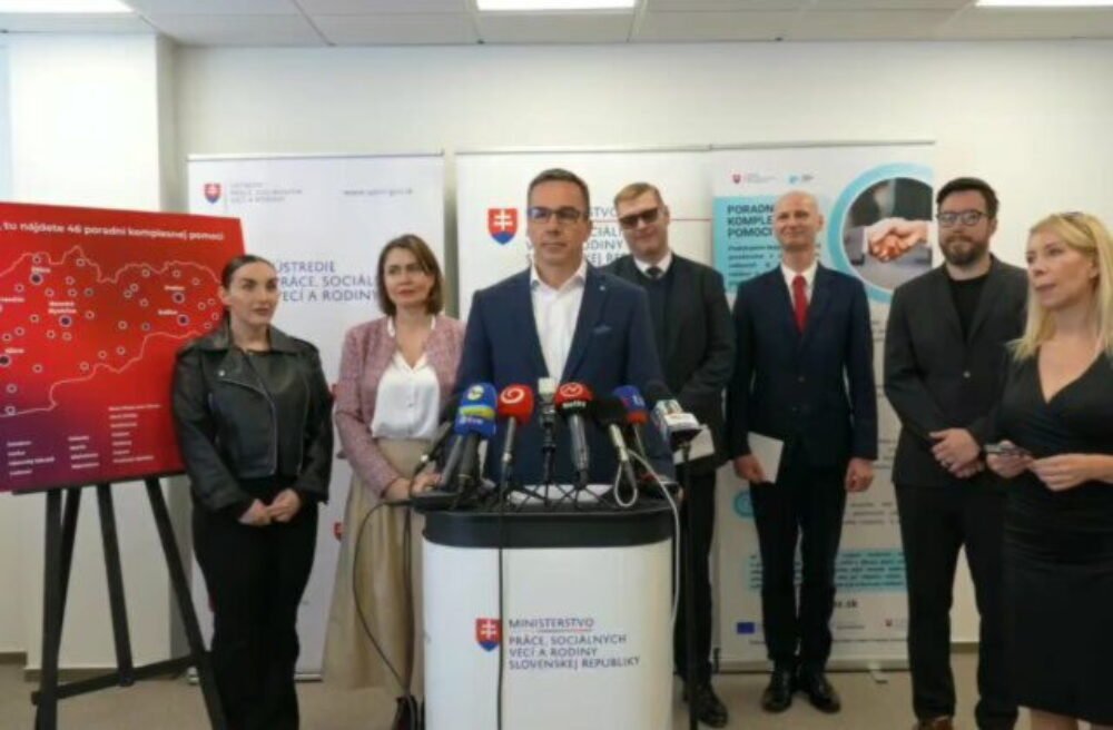 Program ministra Tomáša pre osamelých rodičov predbehol očakávania, prihlásilo sa už takmer 4 000 záujemcov – VIDEO