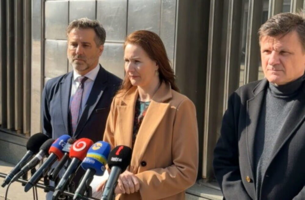 SaS kritizuje predražený nákup traktorov ministerstvom kultúry, podáva trestné oznámenie – VIDEO