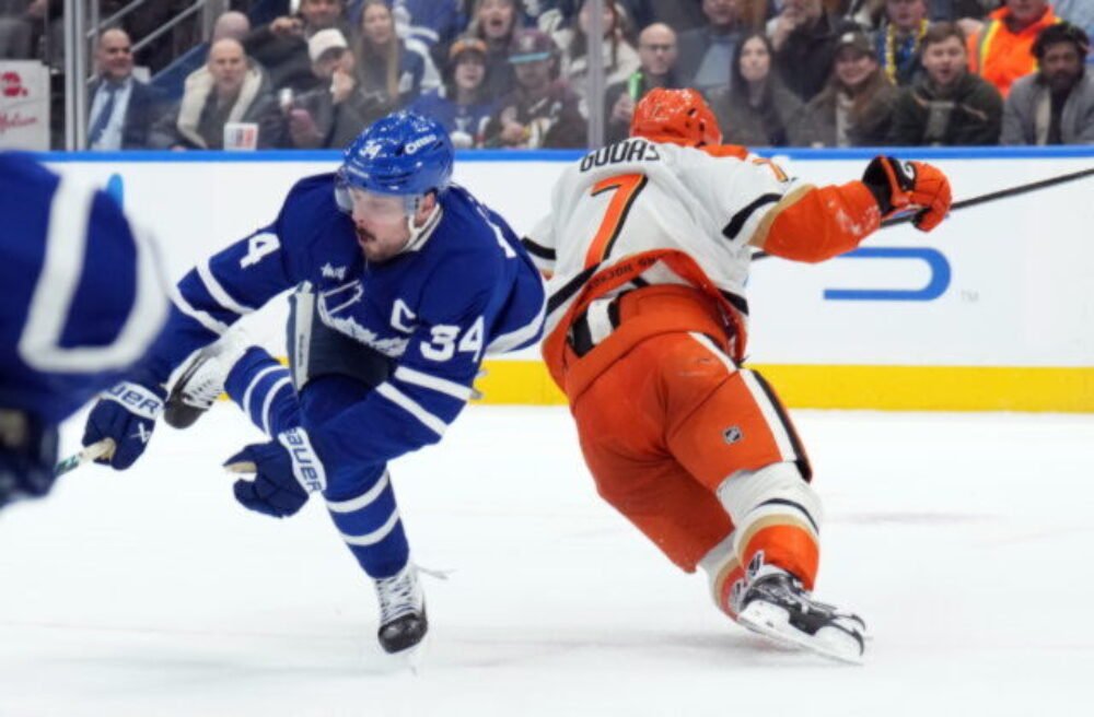 67156_ducks_maple_leafs_hockey_43686-640x420.jpg Gudas dostal stopku na päť zápasov po zákroku na Austona Matthewsa, hviezde Toronta ukončil sezónu