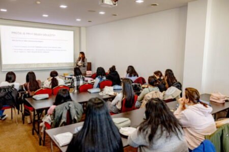 Hodina žene dodáva odvahu vykročiť do života