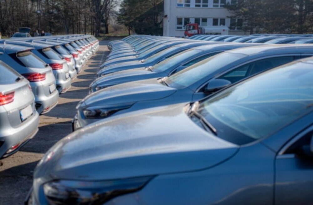 Policajti špecializovaných útvarov policajného prezídia dostali 60 nových áut, jedno vozidlo stojí 23 862 eur – FOTO