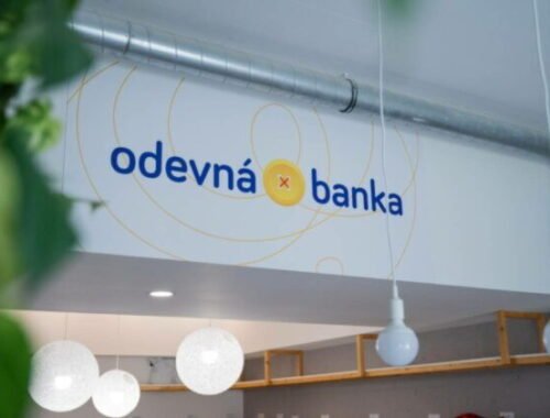 Mnohé jednorodičovské rodiny žijú na hranici chudoby, materiálne im pomáha Odevná banka