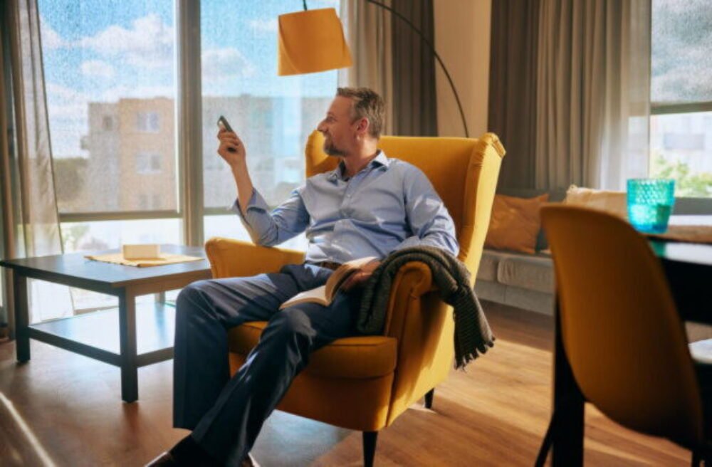 Solárne screeny: riešenie do horúčav bez sekania stien