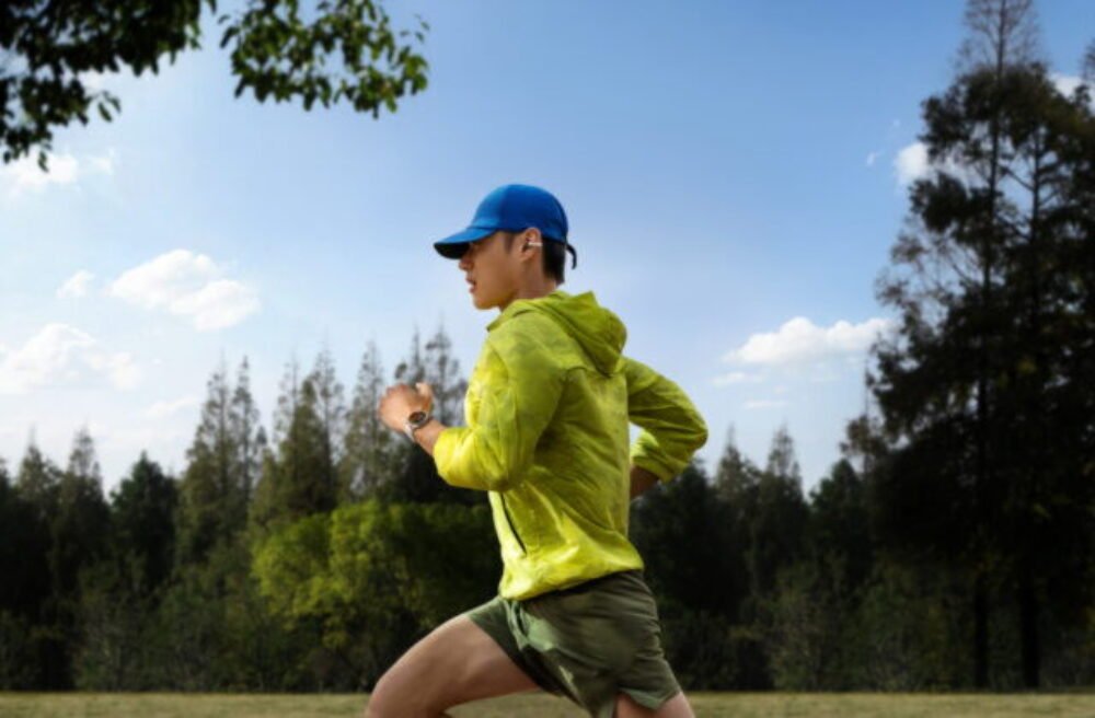 Huawei potvrdzuje dominanciu v nositeľnej elektronike: Bežecké hodinky Watch GT Runner 2 prichádzajú na Slovensko